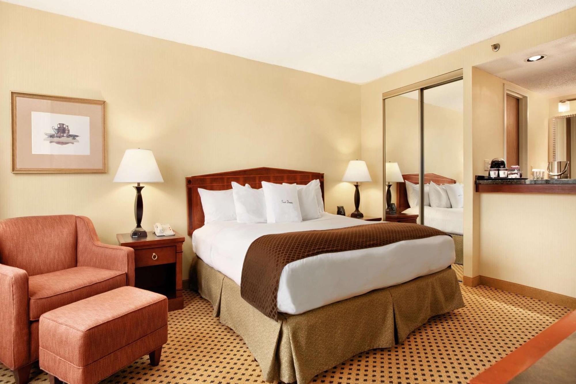 Doubletree By Hilton Hotel St. Louis - צ'סטרפילד מראה חיצוני תמונה